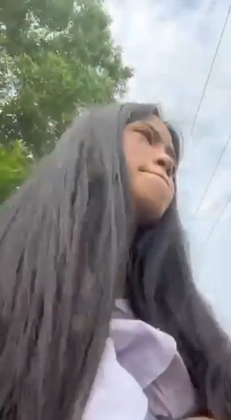 Siswi dengan tetek dan memek yang kelihatan enak banget